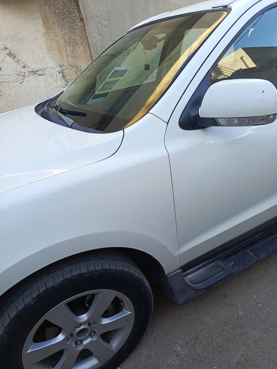 سنتافي خليجي2010
محرك سته سلندر 2700
فور ويل دفع رباعي 
سبعه راكب
رقم بغداد 
3قطع تبريد
فتح ب السقف
***********
