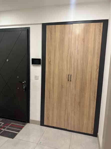 شقة للبيع على نظام قرض المصرف العقاري القديم بدون فائدة في مجمع النسيم ستي حي الجهاد.. المساحة ١٤٠ متر غرفتين نوم وصالة.. مؤثثة بالكامل..
تدفع للبائع مبلغ ١٩٥ مليون.. 
ومبلغ القرض المتبقي ١٢٥ مليون.. القسط الشهري ٦٥٧ ألف.. مجهزة بتدفئة وتبريد مركزي انفيرتر VRF اقتصادي.
اطلالة مباشرة على محلات بوليفارد النسيم..  
للتواصل والاستفسار ***********
متوفر واتس اب..
