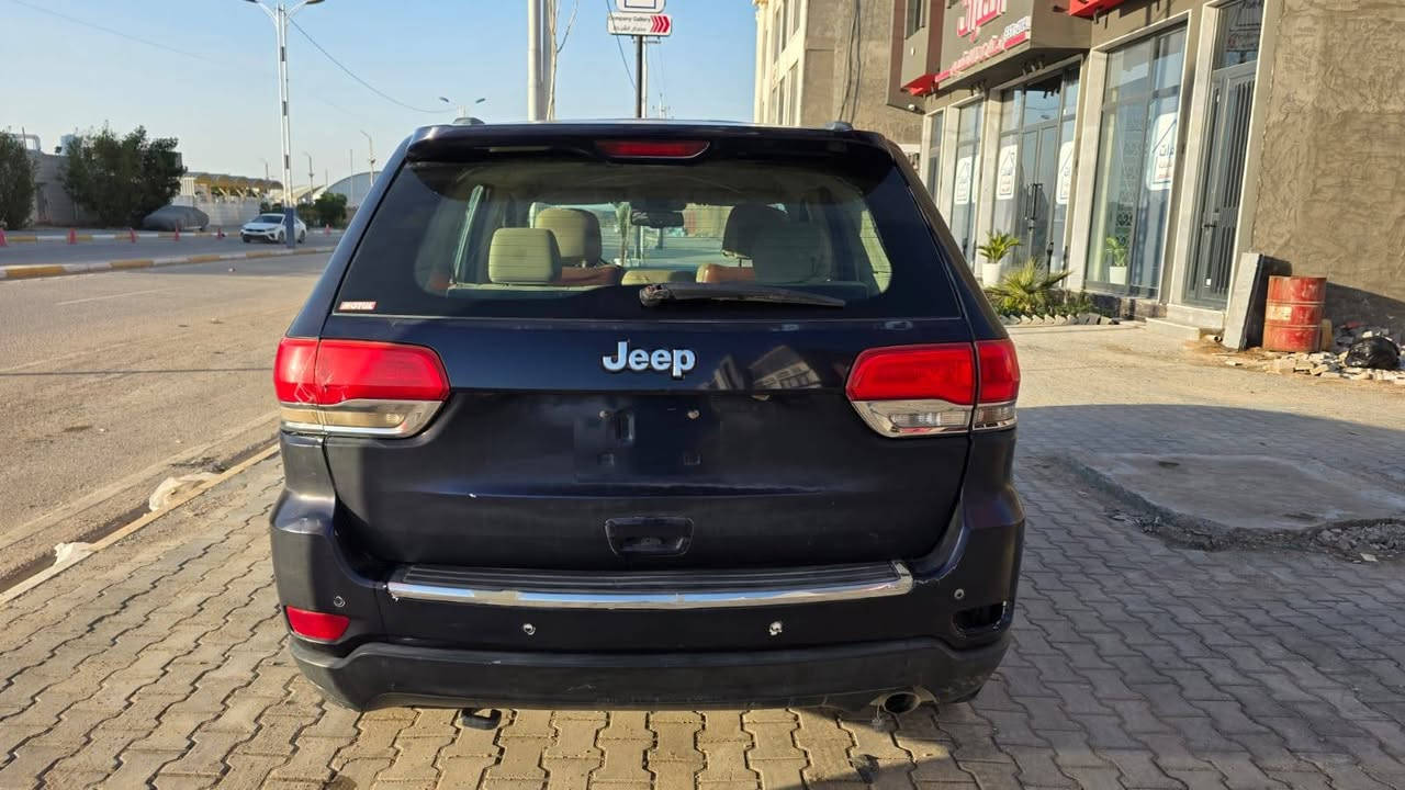 سياره جيب موديل ٢٠١٤ معلايه ٢٠١٨ مامرقمه ضربتها باب الجنطه ونصف الجاملغ الخلفي
للاستفسار الاتصال ***********
