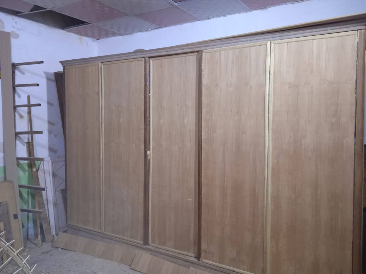 تجديد كافه مستعمل نشتغل جديد بيبان غرف نوم بوفيات جديد او مستعمل بسعار مناسبه شغل حلو مكانه نجف حي مكرمه قرب مركز وفاء تواصل خاص او على رقم ***********
