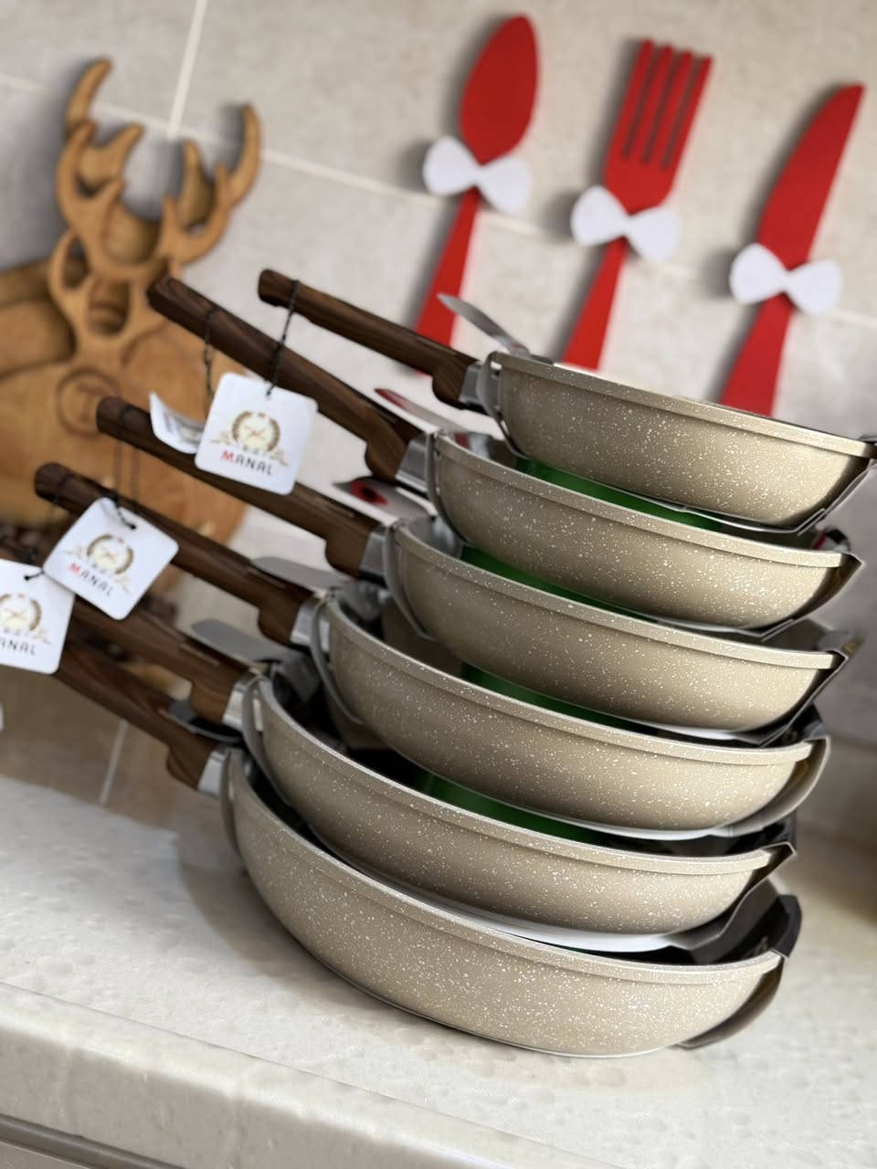 @الجميع سيت طاوات يده خشب اااصلي وانطي بي ضمان💯💯💯سيت يتكون من 6 قطع قياسات 😜🤪زيتي ماركه وميلزك بي اكل ضمان ♨️💯💯قياسات👇👇
18- 20- 22- 24- 26- 28
❌❌كل هذا والطاوه عميقه وثكيله وتجنن وسعر السيت 55 الف ❌❌
المفرد ✌️@إشارة الي تحب مفرد✌️✌️
18 سم 6 الف 
20 سم 7 الف 
22 سم 9 الف 
24 سم 10 الف 
26 سم 11 الف 
28 سم 12 الف


**إذا كنت صاحب هذا الإعلان وتريد حذفه لأي سبب، رجاءا أرسل رسالة إلى الدعم الفني**