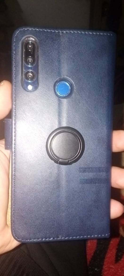 السلام عليكم الجهاز واي تسعه برايم غني عن التعرف الذاكرة 128 بوبجي 40 فريم
الجهاز نظيف مال بيت شرط ابيعك 
فقط بيضا خفيف بالشاشه لكن الشاشه مال الجهاز الاصليه شرط عنواني الموصل جانب الايسر حي الحدباء التواصل فقط عبر الوقم الهاتف *********** متوفر ع الرقم واتساب / السعر 85 بي مجال بسيط للشراي
