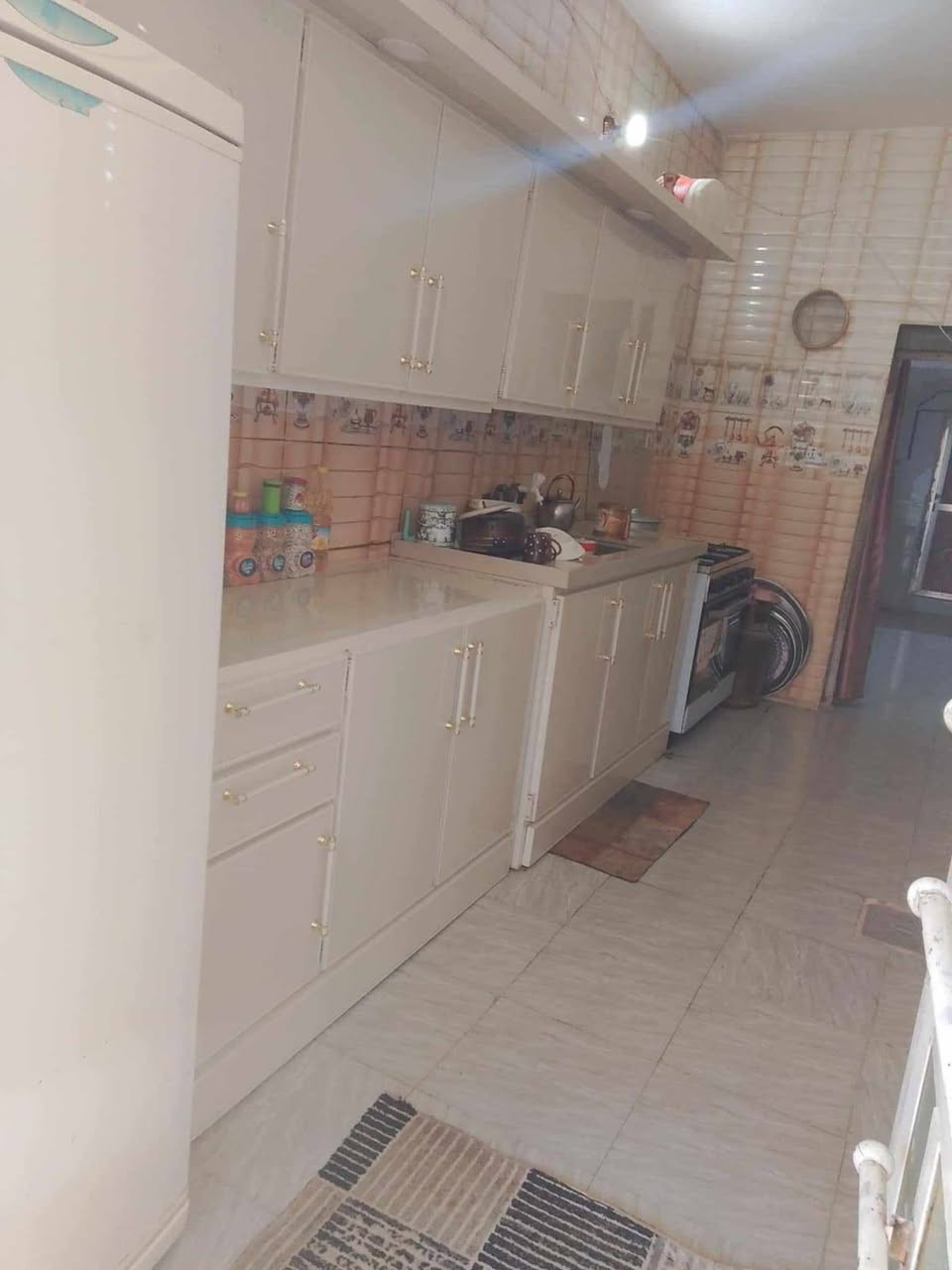 السلام عليكم بيت مساحه ١٠٠ متر يحتوي عله ٣ غرف نوم وصاله وكلدور ومطبخ كامل مكمل العنوان تقاطع العلويه شريفه خلف معمل الدبس جنس العقار طابو سند ٢٥ تحول بس المشتري استفسار *********** السعر ٥٨
