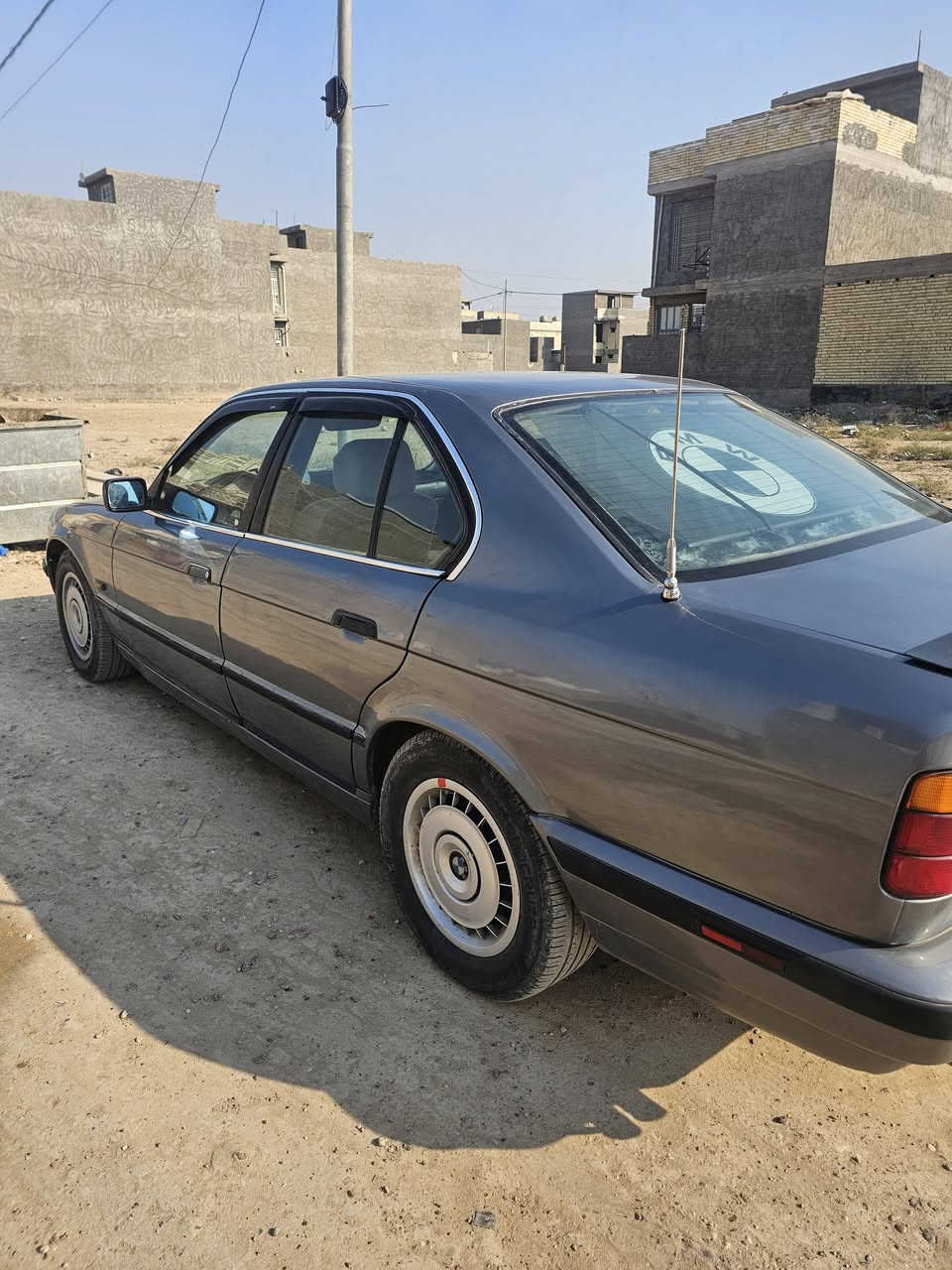 بي ام موديل  ٩٥ رقم دهوك سياره مصبوغ عام جماليه بيع او مراوس ***********
