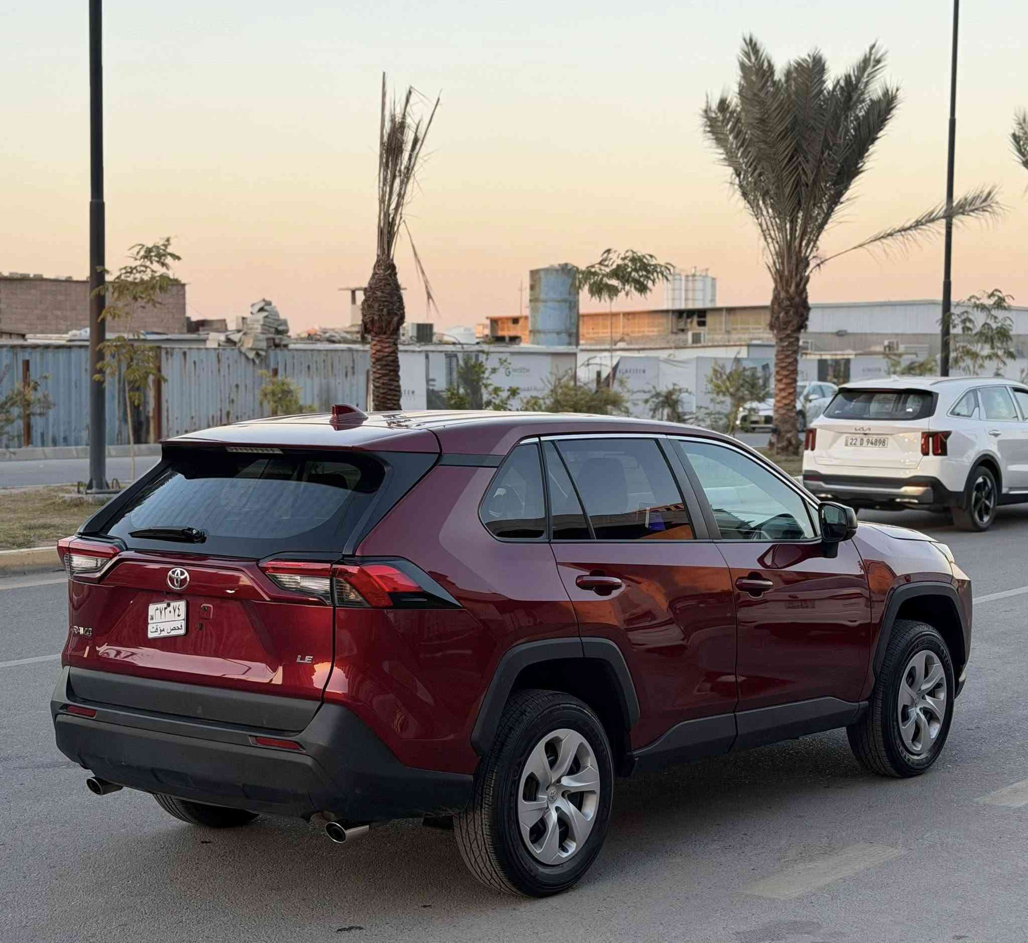 السلام عليكم تيوتا راف فور 2023
وارد أمريكي بانزين lE
لون مميز 
محرك 2500 
حادثها من امريكا قطعتين وبيها قطعتين تبديل 

السعر 148 وبيها مجال بسيط بدون رقم 
وما أتوقع اكو هيج سعر مقارنة بخواتها 
 
مكاني بغداد حي الجهاد 

للأستفسار ***********
