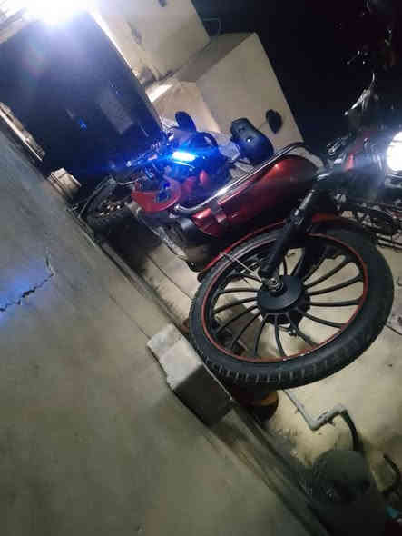 السلام عليكم باسكل شحن لبيع 5بطاري شرط البطاريات عل فحص موديل 2024جديد فول  مو صفات بلوتوث نشره جانبي السرعة 99شرط يقبط 🦅 باسكل مال بيت نضيفه  نضيف حيل النضافه أمام العين شرط الفحص السعر 300الرقم الهاتف ***********
