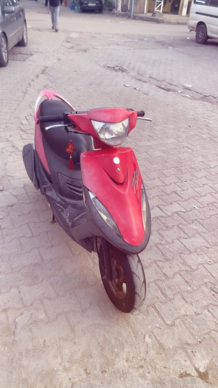 السلام عليكم ماكس عدله للبيع دراجه مكفوله كفاله عامه من كلشيي وكاله الدراجه تجي وتشوف بعينك بيها قطره وتعلاكه رياضي دراجه بانزين كله محسن مضايكه العادي ودهن كل 15 يوم سعرها مليون و 100 وبيها مجال للشراي وسعرها بنضافتها 
الرقم:*********** بغداد
