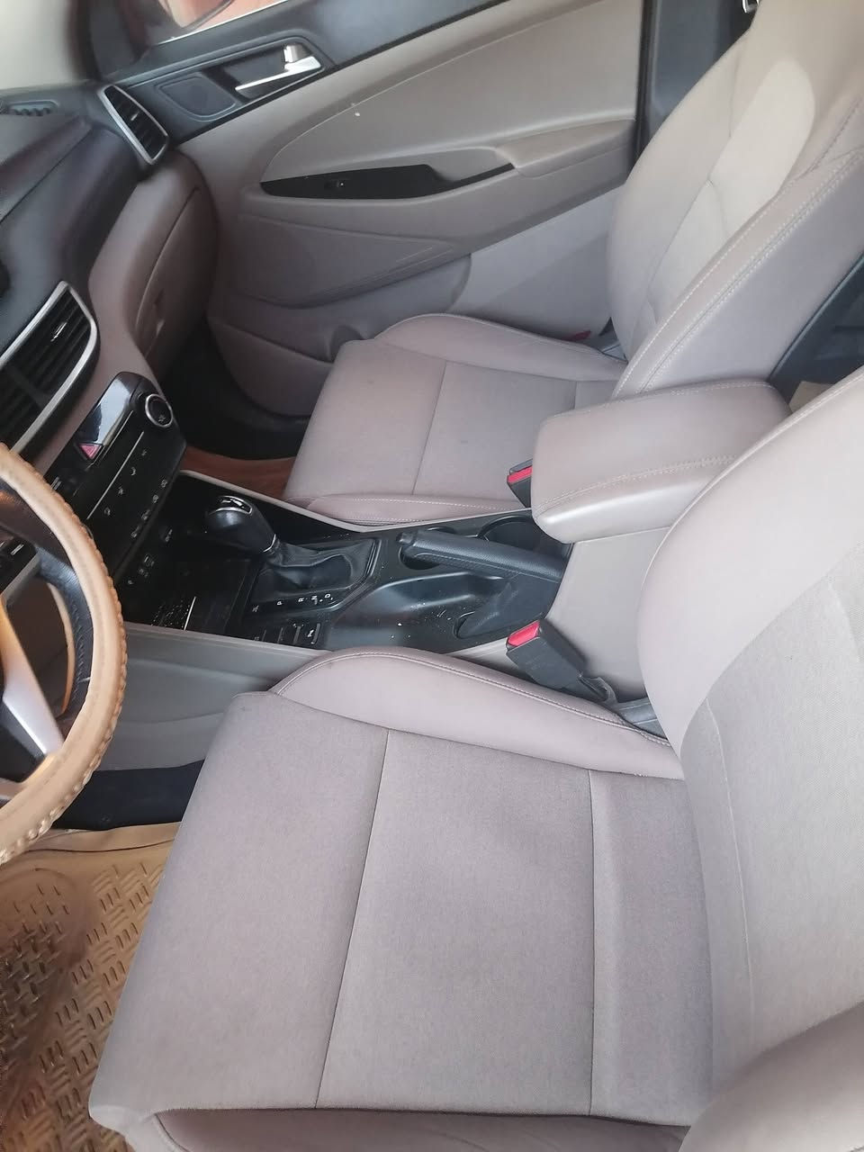 تكسون موديل 2020 سياره ماشيه 54 كيلو كشن كهرب قطعتين تبريد فول بدون بنوراما اشاير ترحيب كامل مواصفات هزه فحص جديد بسمي شرط التحويل بدون ظرر ماعدا مكانتين مسوحبات المكان موصل المجموعة للاستفسار الاتصال على الرقم
***********
***********
