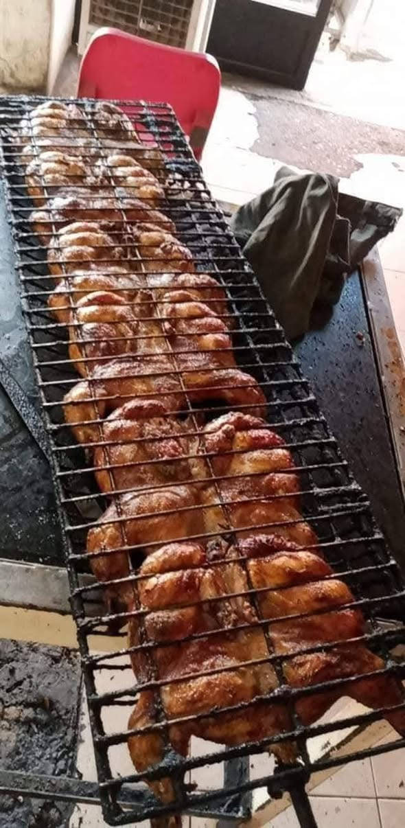 خلفه دجاج وطباخ شرقي وخلفه مندي بحاجة الى عمل للمراسلة او الاتصال على الرقم ***********

