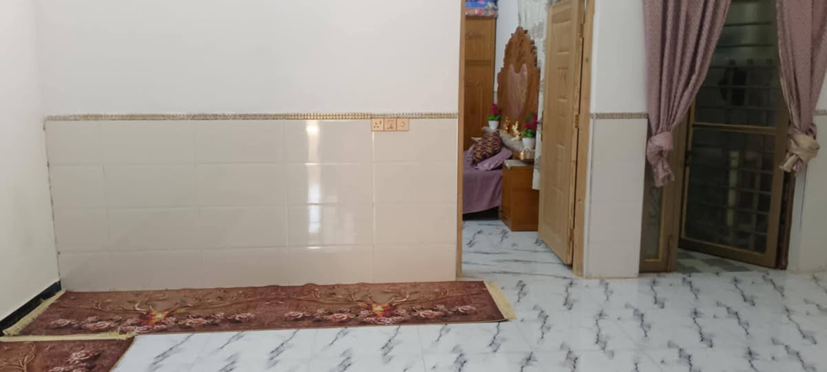 #مشتمل للبيع
125م بناء جديد درجة اولى طابوك المتنبي سند 25 قرب بناية استاذ طلال  يتكون غرفه  نوم استقبال وصاله وصحيات خارجية وداخليه اللاستفسار   ***********

