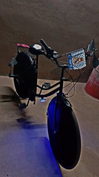 باسكل • اسود • نضيف