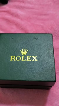 ساعة • للبيع