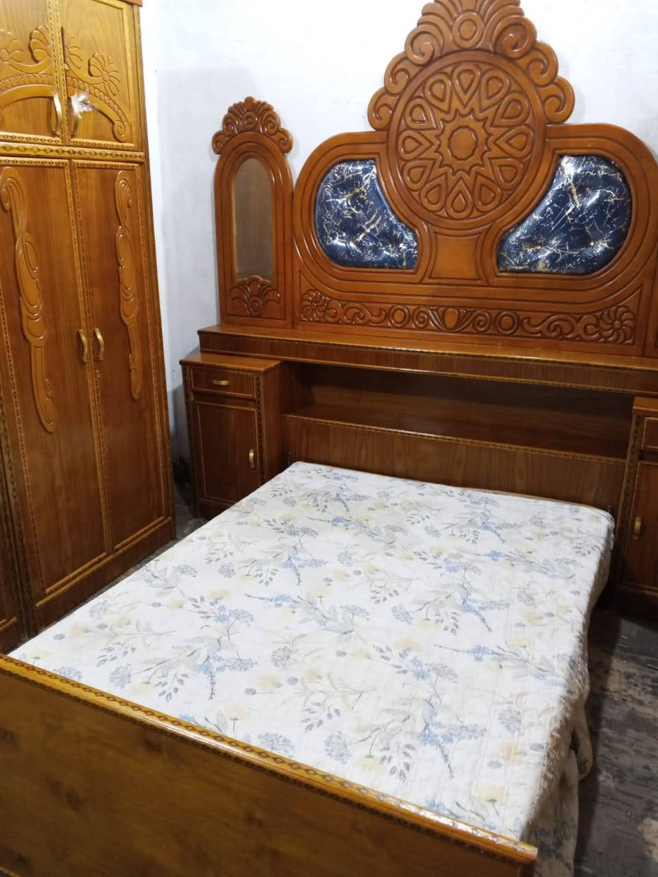 700غرفه ست ابواب اخت الجديده مال عرسان صاج داخل وخارج وزاويه كنتوريه  بغداد الحسينيه مال الراشديه وعندي توصيل ***********
