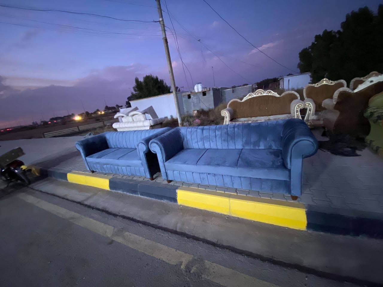 دوشمة وعمل كافة أنواع التخم والديوان وتصليح المستخدم العنوان واسط عزيزية السياسيين قرب المدرسه الصينية بصف معمل الالمنيوم للاستفسار الاتصال *********** دوشمة حيدر شهيد
