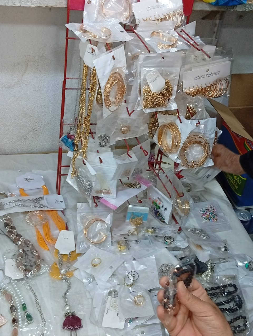 اكسسوارات واغراض منزليه اسعار مناسبه توصيل داخل الكوت موجود حجز عالماسنجر يوصل لباب  البيت


**إذا كنت صاحب هذا الإعلان وتريد حذفه لأي سبب، رجاءا أرسل رسالة إلى الدعم الفني**