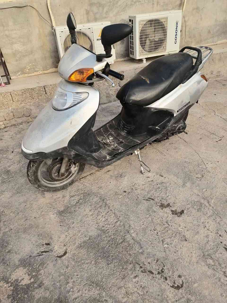 دراجه سبيسي ياباني للبيع
الدراجه كفرات اصلية 
وكابريتر اصلي 
الدراجه مجفتى تجفيت جديد 
كلها شغالة كهربائيات لايت عالي ناصي 
المكان كوت منطقة البيضاء 
السعر 500


**إذا كنت صاحب هذا الإعلان وتريد حذفه لأي سبب، رجاءا أرسل رسالة إلى الدعم الفني**