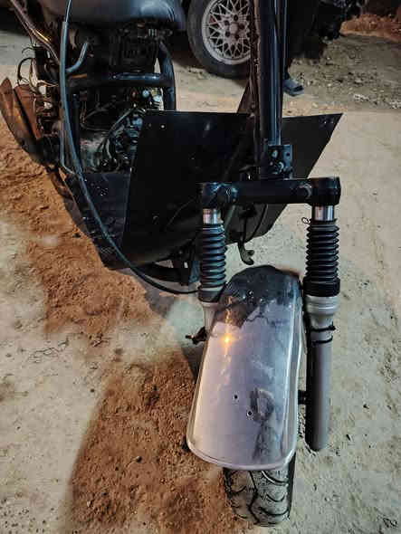 السلام عليكم من رخصت الدمن المحترم فراشه فحل مكينه مفتوحه قبل سنه مجفته بوشه اصليه وتجفيته كله تفصيخ اصلي مشروطه المكينه لا تنقيص ولا تبخير سرعه فول 140مبدل ستوني كابريتر وعقل وملف وكتف شحن ودبلات ويدت بانزين وسيامه ويدت بريك وبنزات شي عله شي الله وكيلكم ذاب عليه 130الف رايدخ 165 دراجه تاخذه كلش مذب عليه هاي فيحال اذا تريد ذب فقط ترتيب اكسسوارات غيره مذب دهن ستوني بدلت بانزين مفوله وتاركه لنو ماطلع بيه عدي سياره فه مامحتاجه جنت مخليه شغلي اطلع بيه الي تفيده بخدمته عنواني نجف ناحيت الحريه ***********تواصل
