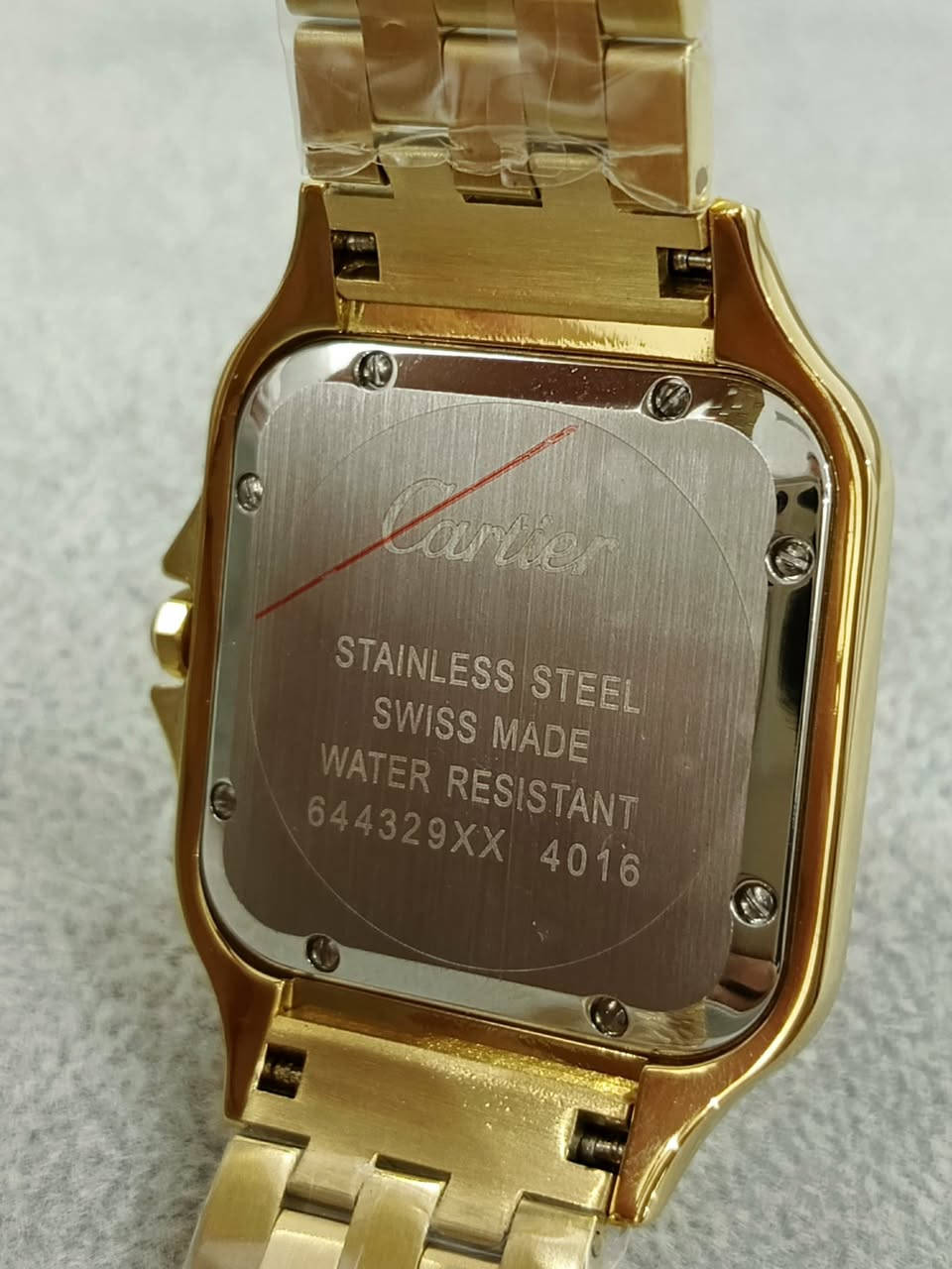 كارتير سانتوس .. Carter Santos
الحركه : كوارتز 
المواصفات : 
استيراد اوربي خاص .. جام ودگمه 
زفير .. ارقام رومانيه .. طلاء ذهب ثابت 
قفل فراشه … متوفره بلون ابيض واسود
القطر  : 40X40
السعر : 125 الف .. توصيل مجاني 
التواصل : 
خاص ( ماسنجر ) 
او …. واتساب ***********

#البصراوي 
#للساعات
#اختيارك 
#الامثل

         المتوفره .. المينه السوداء فقط
