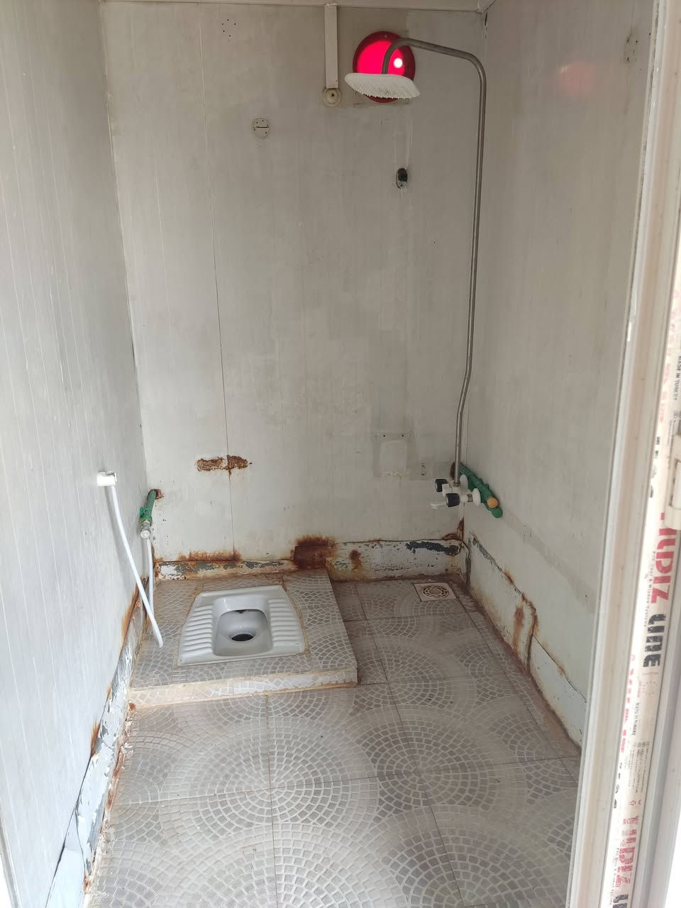 كرفان للبيع يحتوي ع غرفتين وحمام  ومطبخ
معه سبالت

سبلت طن ونص جديد 
وسبلت ابو الطن مستعمل 
العنوان خور الزبير 

السعر 6  وبي مجال


**إذا كنت صاحب هذا الإعلان وتريد حذفه لأي سبب، رجاءا أرسل رسالة إلى الدعم الفني**