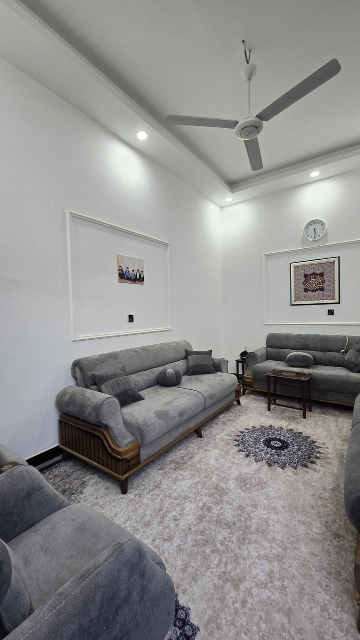 ⭕ بيت للبيع طابو زراعي سند 25 )(مشمول تطويب خدمات تبليط_)
⭕️المساحة 100 شارع 15
⭕️العنوان الدار  / التقية الثالثة _ داخل مجمع الروان النموذجي 
⭕️بناء البيت 2025
⭕️بناء  مسلح 
—————————————
           تـــفـــاصـــيـــل الـــدار 
(كونكريت مسلح )
⚜️ غرفة
⚜️صالة 
⚜️استقبال
⚜️مطبخ 
⚜️مجاميع صحية 
⚜️طارمة  
ــــــــــــــــــــــــــــــــــــــــــــــــ

للأستفسار أتصال حصراً*********** واتساب مراجعه مكتب 🏢 العاصمة للعقارات والمقاولات العامه العنوان ام الخيل ساحه الاحتفالات قرب البلديه الجديده***********
