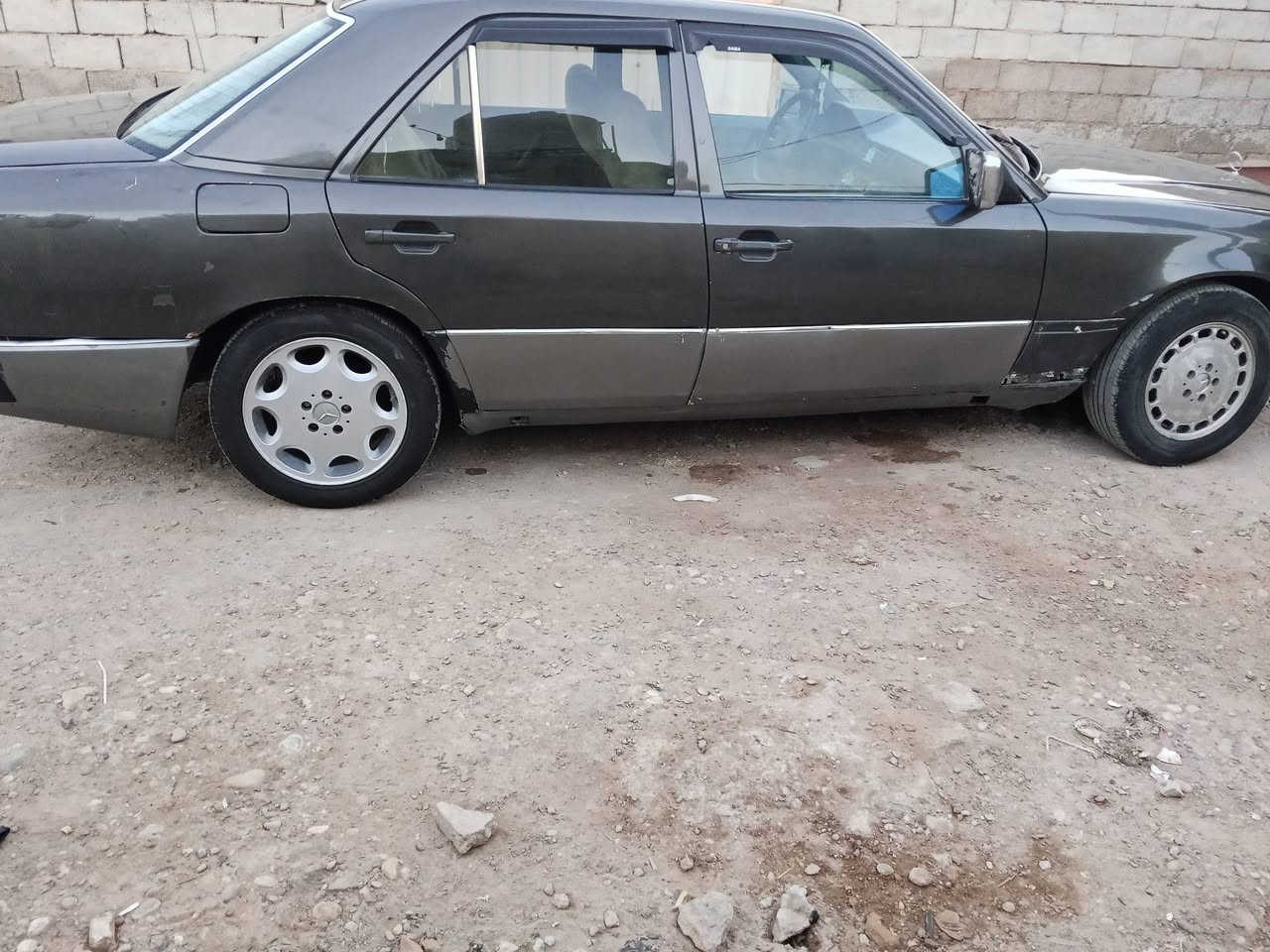 السلام عليكم مارسدس دب للبيع او مراوس حسب الاتفاق مكينه وكير بطه مكفولات لاتنقيص ولاتبخير مكان ذي قار قضاء النصر رقم الهاتف ***********السعر 30وبيها مجال للشراي
