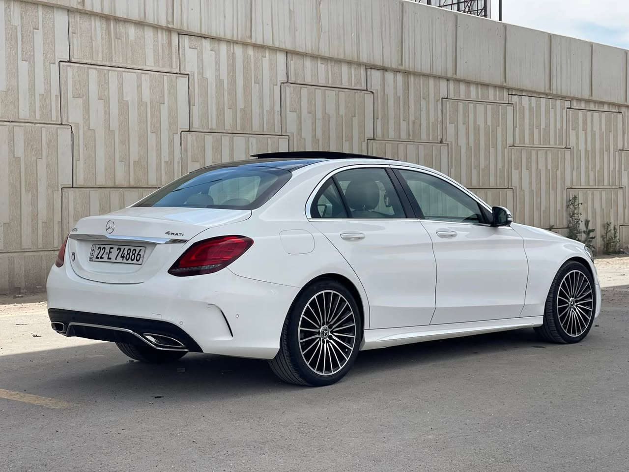 السلام عليكم
للبيع Mercedes C300 2021 
السيارة 4matic 2.0 T  
رقم اربيل تحويل مباشر 
بانوراما
دبل ماوس
شاشة كبيره 
عدادات دجتل (٣ اشكال متغير) 
لد داخلي 64 لون 
اوتو هولد
اوتو بارك 
شحن وايرلس
دبل ماوس
كشنات كهرباء
تدفئة كشنات
جنطه كهرباء
حساسات 360 درجة
كامرات 360 درجة
رادار امامي 
رادار خلفي
نقطه عمياء 
بصمه ابواب 
بصمة تشغيل
ماشيه 45 الف ميل
داخل جلد ( بيج ) اصل
لايتات زينون 
وبعد بيها هواي مواصفات معروفة 

مكاني بابل 

***********
