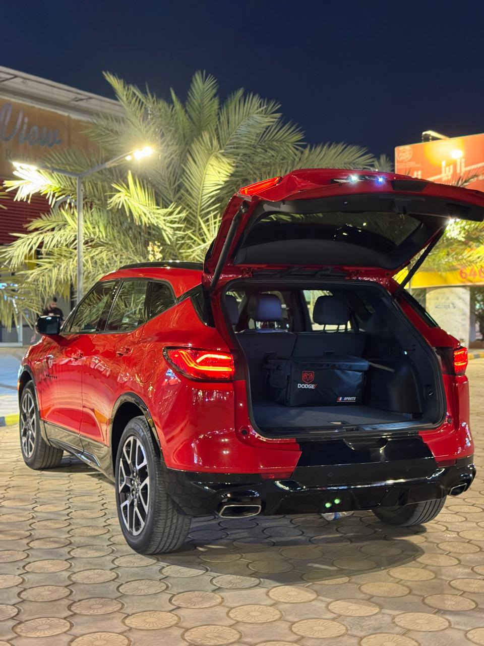 للبيع شيفروليه بلايزر RS 2023
ستة سلندر RS فول مواصفات بانوراما وخمس كاميرات وعدادات ديجتال رقم اربيل ..
بدون ايرباك والحادث جاملغ امامي فقط 
ماشية  42,000 ميل 
السعر 275$ 
المكان النجف 
الاستفسار : ***********
المواصفات بشكل تفصيلي :
• محرك V6 سعة 3.6 لتر
• قوة تقريبًا 308 حصان
• ناقل حركة أوتوماتيك 9 سرعات
• نظام اختيار وضعيات القيادة
• مثبت سرعة (Cruise Control) تفاعلي
• 5 كاميرات خلفية وامامية وجانبيات
• حساسات أمامية وخلفية
• رادار النقطة العمياء
• تحذير الاصطدام الأمامي
• بريك طوارئ تلقائي
• تحذير مغادرة المسار
• نظام المحافظة على المسار
• نظام الثبات الإلكتروني
• ABS + EBD
• وسائد هوائية متعددة
• شاشة وسطية لمس 10.2 إنج
• Apple CarPlay / Android Auto
• نظام ملاحة GPS
• Bluetooth
• Wi-Fi Hotspot
• شاحن لاسلكي
• نظام صوتي Bose
• مقاعد جلد رياضية
• مقاعد أمامية كهرباء 
• تدفئة المقاعد الأمامية والخلفية
• مكيف أوتوماتيك مناخ منفصل
• تشغيل بصمة 
• مفتاح ذكي
• فتحة سقف بانورامية 
• مصابيح أمامية LED
• مصابيح نهارية LED
• ويل رياضية بلادي
• مرايا كهربائية مع تسخين
• جناح خلفي رياضي
• قفل مركزي
• نظام مراقبة ضغط الإطارات
• فرامل يد إلكترونية
• Auto Hold
• تشغيل عن بُعد
• حساسات مطر
• مرايا تعتيم تلقائي
• ⁠فتح الجنطة عن طريق القدم
• مقاعد خلفية قابلة للطي
