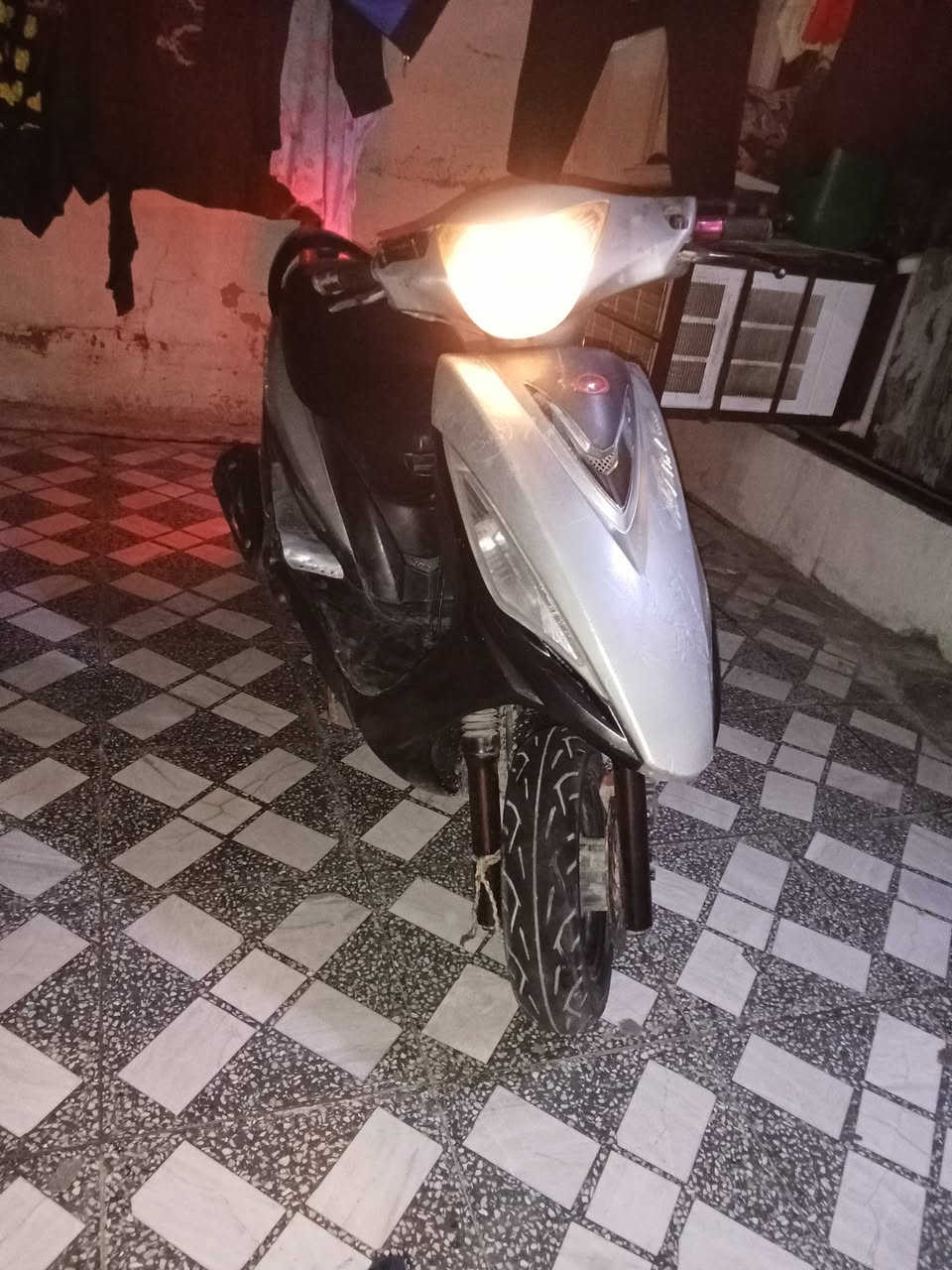 السلام عليكم دراجة للبيع كامكو  الدراجه هسه مبدللهه هورن وباتري جدد نكره سلف السعر 300وبيه مجال قليل المكان بغداد مدينة الصدر متواجد فيس بوك أو هاذ رقمي بي واتساب فقط ***********
