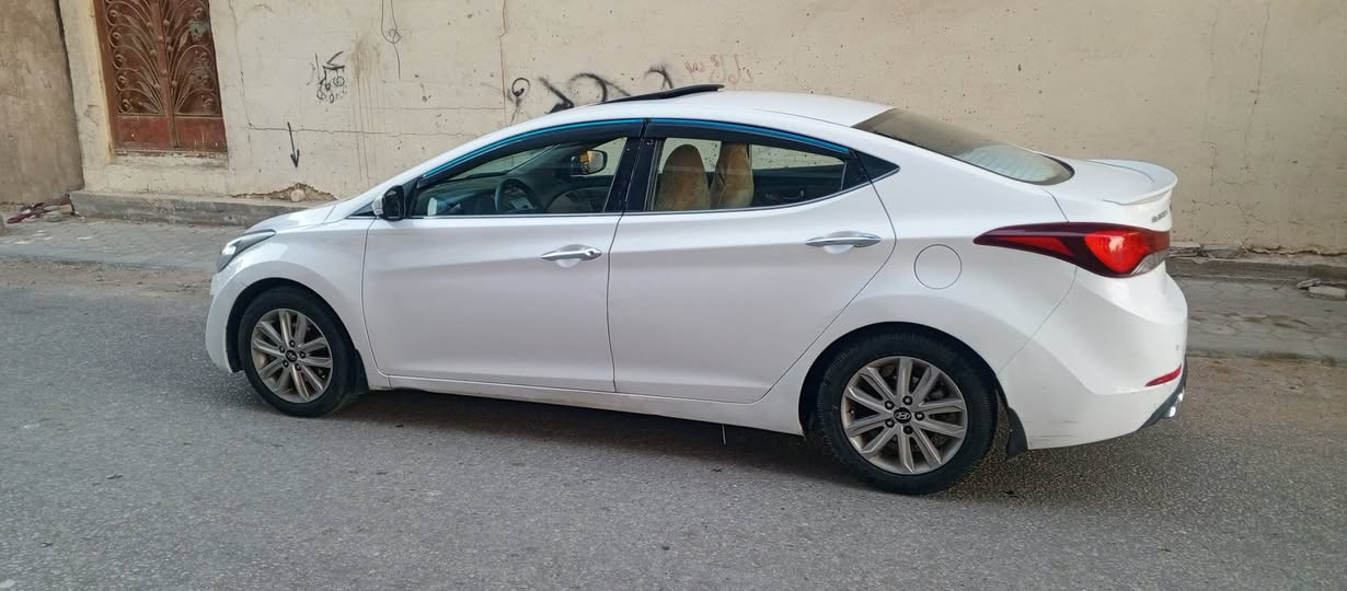 النترا GLS  2015 وارد خليجي فول سويج محرك 1800 رقم وهزه وسنويه جدد بأسمي 
بيه صبغ الجاملغ الخلفي للكنر فقط 
محرك گير تبريد حداديه مكفولات 
سياره جاهزة من كلشي السعر 115 وبيه مجال قليل كلش للاستفسار *********** مكان السيارة النجف بيع او مراوس حسب القناعة
