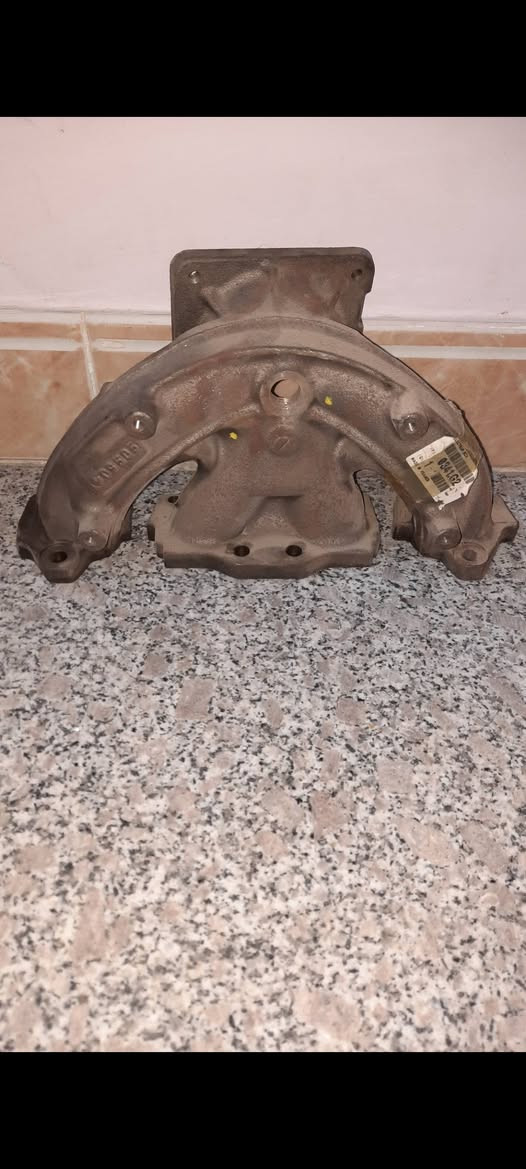 السلام عليكم من رخصه الادمن المحترم متوفر هذني الأغراض فقط مع باب خلفي يمنى ويسرى اصلي شركه لون اسود جام أبواب وجام مثلث  للستفسار مراسله واتساب***********
