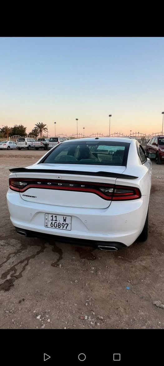 السلام عليكم من رخصة الادمن المحترم للبيع جارجر موديل 2018 خليجي رقم بغداد ماشيه 145 بأسمي سياره جديده فول *********** -***********
