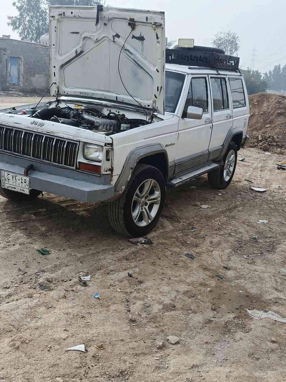 سلام عليكم سياره جيب شيروكي موديل 1992  سياره حلوه كهربياً سترد حلوه تخم تاير سياره التفاصيل بل مقطع واللستفسار على هذا الرقم رقم بغداد ألماني ***********
