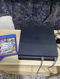 بلايستيشن 4 سلم • نظيف • مكاني بلديات