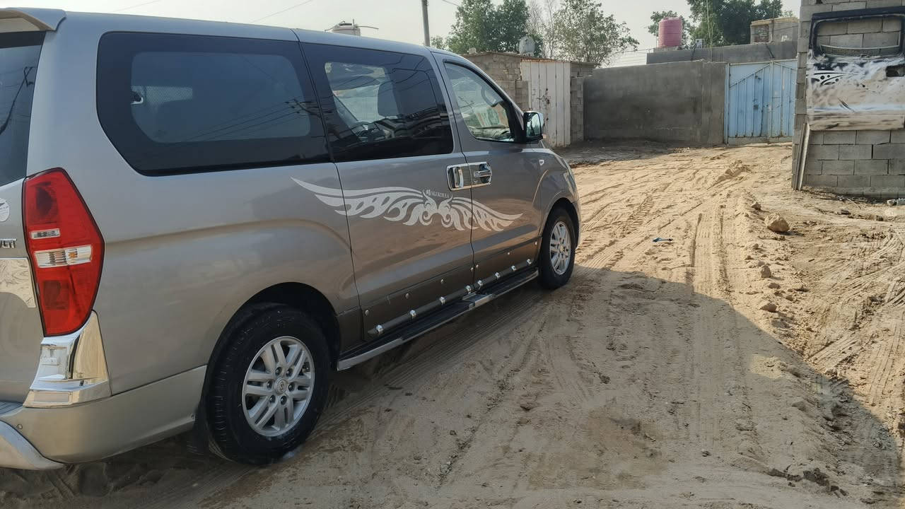 السلام عليكم ستاركس مديل16 اصل  مجول كفاله ضربه وكص وبارد سياره بيهه قطعه رش كوري والباقي كفاله برغي مامفتوح بيهه  رقم بصره راعيهه بلبصره تحويل ثاني يوم سياره جاهزه دوشمه حداده تاير كير
مكينه موجود بلبصره الهارثه  رقمي ***********
