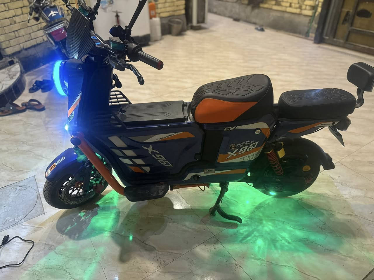 السلام عليكم دراجه شحن للبيع الدراجه جيس استعمال يومين فقط الدراجه حتا مامشحونه منكد ما نضيفه وجديده محتاج عليه وريد ابيعه 5بطاريات الدراجه سعره 575 العنوان البصره الفنجانيه رقم الهاتف ***********
