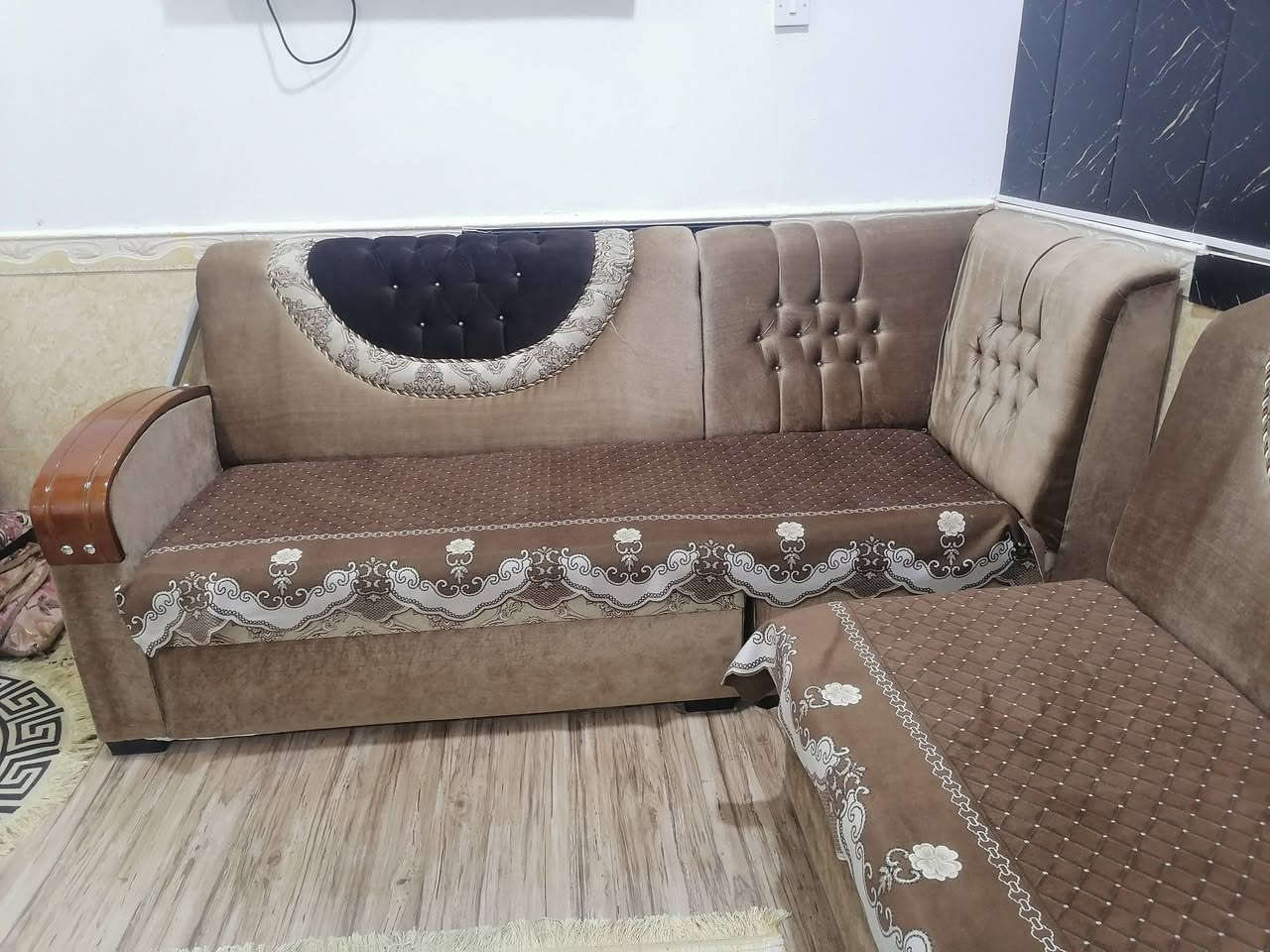 السلام عليكم
قنفات للبيع يتكون من... 
تخم ونص من 11 قطعة. 

وكذلك يتوفر طبلات عدد 4 ص 
1 ك
السعر 550 وبيهن مجال 
📍: البصره الزبير 
الاستفسار على الارقم الاتي او مراسله الصفحه
📱:***********
