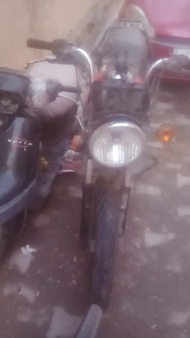 سلام عليكم ورحمة الله وبركاته بوكسر كلاسيك للبيع الدراجة مكلوب بيها بس شغاله مابيها شي واوراق كامله بس يحتاجلها تعمير السعر 900 وبيها مجال حك الجيه مكاني بغداد الشعب رقمي *********** ورحمة الله والديكم
