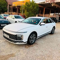 ازيرا • ٢٠٢٥ • مكينة V6