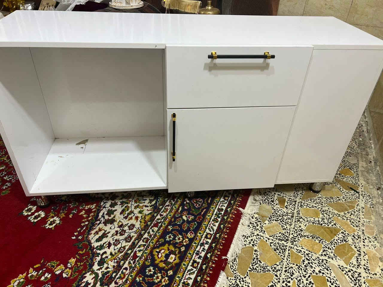 ميز كاشير متعدد الستخدام شغل حطاطه جديد للبيع الانبار الصقلاويه *********** سعر 250 الف
