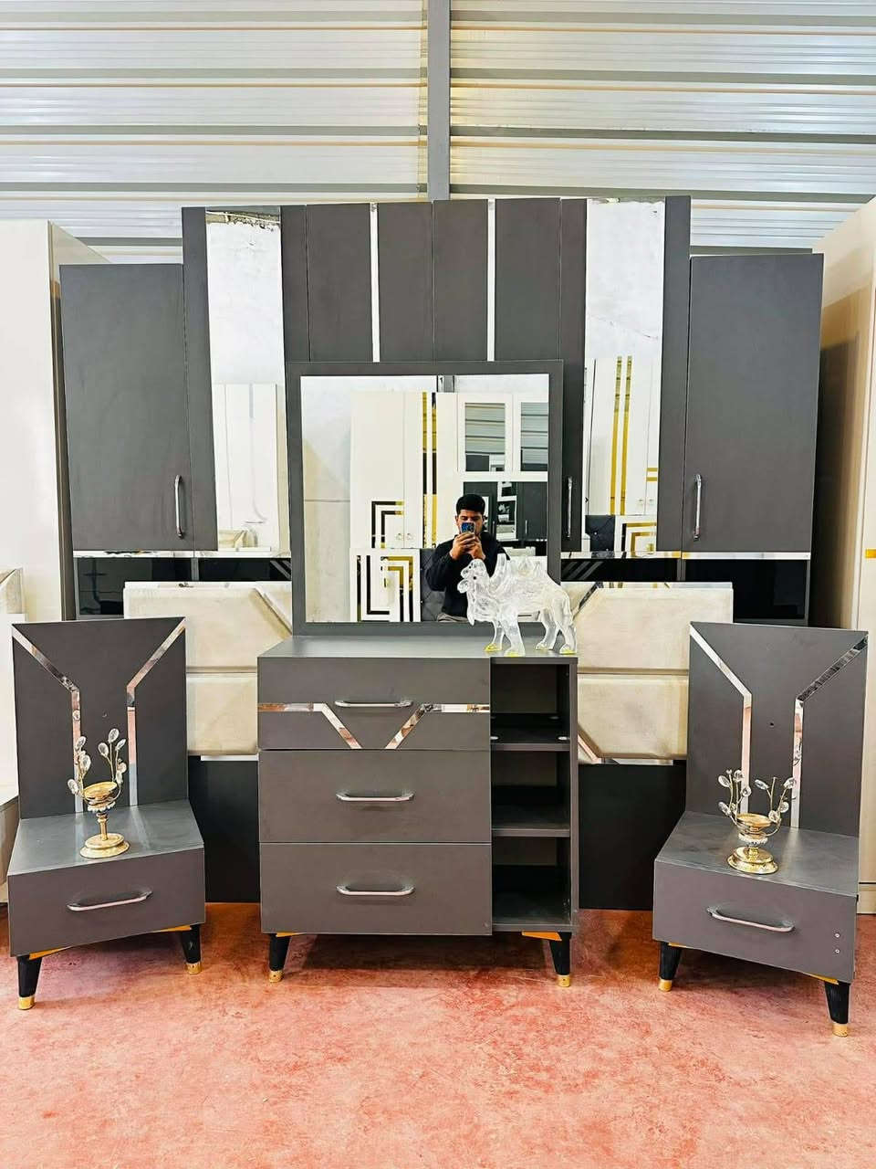 غرفه نوم تركي مستخدم 6قطع نضافه فوللل🇹🇷ي
#نضام هيدروليك ب525مع الشد والنقل داخل بغداد 🇹🇷
يوجد انواع الغرف خاص 🇹🇷


**إذا كنت صاحب هذا الإعلان وتريد حذفه لأي سبب، رجاءا أرسل رسالة إلى الدعم الفني**