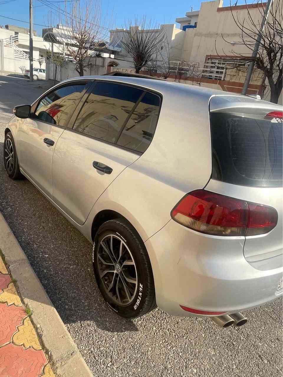 گۆڵف خلیجی فول 
مەکینە ١٦ 
گیر و مەکینە بە شەرەت 
پشت و پێش کەپسە
بەس شان و سەقفی بۆیاخ نیە 
لەسەر کاڵبوونەوە بۆیاخ کراوە
*********** رانية, السليمانية
