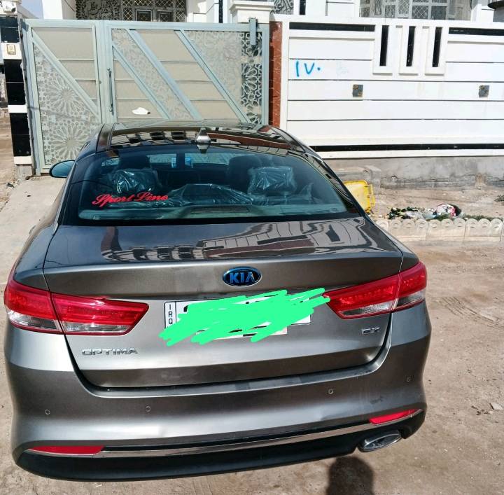 🚗 كيا أوبتما2017 SXL وارد امريكي – فول أوبشن (اعلى فئة فول  مواصفات)
سيارة حادثها2 قطعة  وقطعة كلير  

✨ المواصفات:  

- محرك  2400 

- فئة SXL (أعلى فئة)  

- سقف بانوراما  

- تشغيل بصمة  والأبواب بصمه وصندوق بصمه فول بصمه

- شاشة أصلية كبيرة+ كاميرا خلفية  360

- حساسات + رادارات  امامي وخلفي وجانبي 

- مقاعد جلد رياضي (أسود – أصلي) 
- 

- تبريد وتدفئة مقاعد 

- تدفئة ستيرن  

- هاند بريك إلكتروني (بصمة)  

- شفتات سبورت على الستيرن  

- تحكم كامل بالستيرن  

- صندوق ذكي (فتح تلقائي)  

- تبريد منفصل (قطعتين)  

- إضاءة زينون أصلية  + اضاءة داينمك مع حركة الستيرن

- سماعات Harmen/karden

- وضعيات قيادة متعددة 

- ديكورات داخلية Piano Black أصلية  

📍 رقم: اربيل الجديد بأسمي سنوية الى 2028 تحويل مباشر  

السعر : $  

📞 للتواصل: ***********