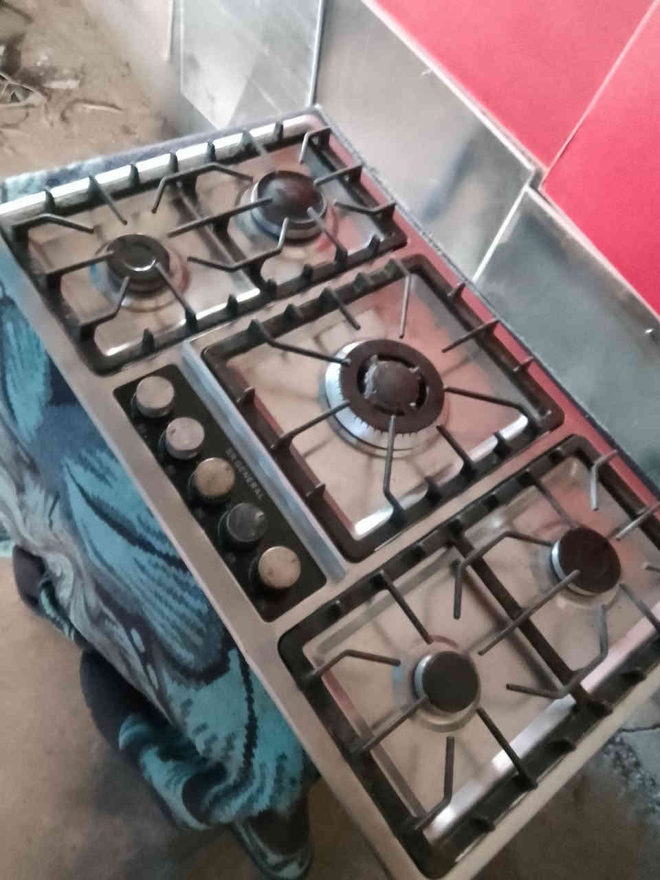 طباخ منضدي  ستيل شرط التشغيل كامل السعر 35 الف يارمجه الشرقيه الاولى  
***********
***********
