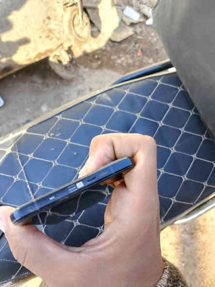 اسلام عليكم جهاز للبيع ريدمي كي 40 كيمنك الذاكرة 256 90 فريم العشوائي 12
مثل ماموضح أمامك ضهر مكسور وبطارية تريد تبديل 
غيرهم مكفول السعر 175 وبي مجال توصيل متوفر بغداد كرخ.
رقم *********** واتساب/ واتصال
