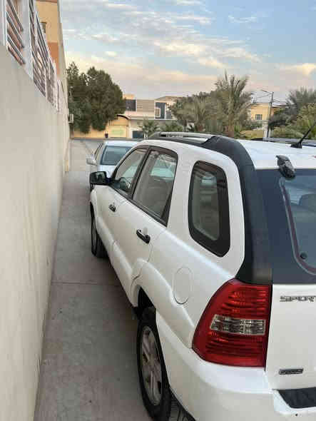 السلام عليكم كيا سبورتج ٢٠١٠ للبيع والمراوس حسب القناعه السياره جاهزه على أخر حبايه مكينه ٦سلندر ٢٧٠٠ فورويل تخم تاير تبريد حداديه مكينه كير داخل بيجي السياره كلش حلوه السعر ٤٥ وبيها مجال بسيط  كصه جنطه 
للأستفسار ***********
