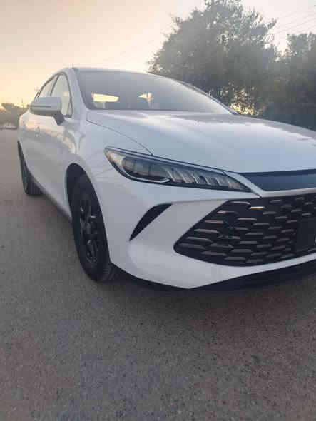 السلام عليكم  (  BYD ) 
جين بلاس 2025  زيروو صفر كم
السيارة كفالة عامة بعدها على وضع الشركة
تترقم بغداد

🔸 المواصفات 🔸

حساسات خلفية
حجم المحرك 1.5
شاشة اصلية
كاميرا خلفية
هند بريك كهرباء
دشبول شاشة ديجيتال
اوتو هولد
مفتاح التشغيل بصمة
تشغيل عن بعد تحكمات مقود
اوامر صوتية
منفذ طاقة
منافذ شحن
مقود جلد حياكة
دخول ذكي
3 وضعيات قيادة
اشاير بالمري
تتسع المقصورة ل 5 ركاب
المقاعد جلد رياضي
اريل نفكيتر
اناره داخلية LED
لد امامي LED
بكلايت ‏LED
قطعتين تبريد 
مثبت سرعة
حجم الاطار 16
مانع تزحلق
منفذ شاحن خلفي
البطارية ليثيوم الاقوى والاطول عمرا في عالم الهايبرد ملاحضة: السيارة تحتوي على بصمة + كارت + شاحنة
وجميع العدة مالتها موجودة

العنوان بغداد السيدية 📍
للاستفسار ☎️
***********
