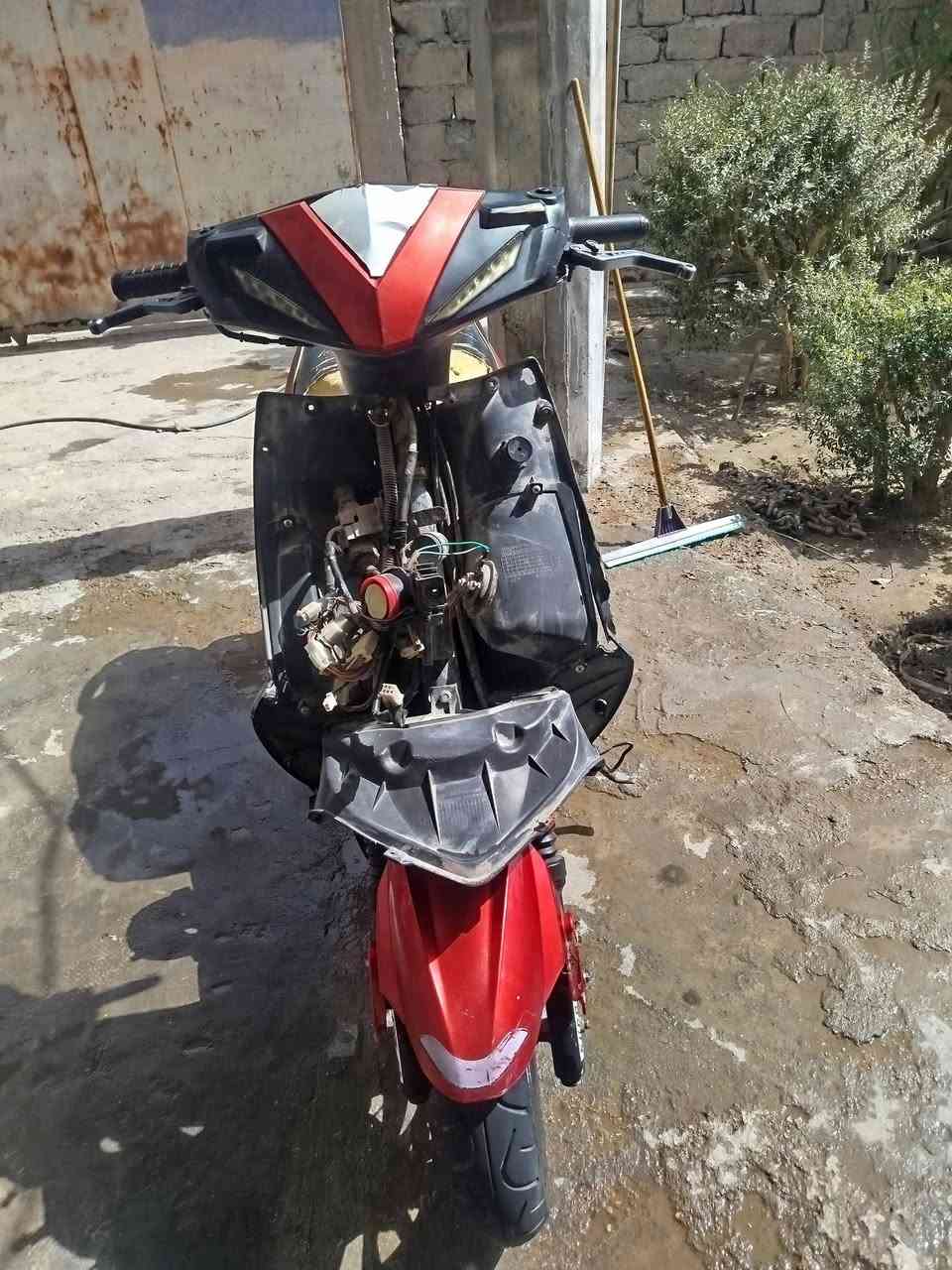 سلام عليكم دراجه للبيع نظيفه شوفت عينك شغاله نكره سلف
بجم امامي موجود كلشيء مابي 
فقط شكن يحتاج دوشمه 
بيه يدات رياضي 
فلنجه رياضي
اما دراجه نشطه لا تنقيص ولاتبخير 
كهربائيات كله شغال 
باقي تفاصيل خاص


**إذا كنت صاحب هذا الإعلان وتريد حذفه لأي سبب، رجاءا أرسل رسالة إلى الدعم الفني**