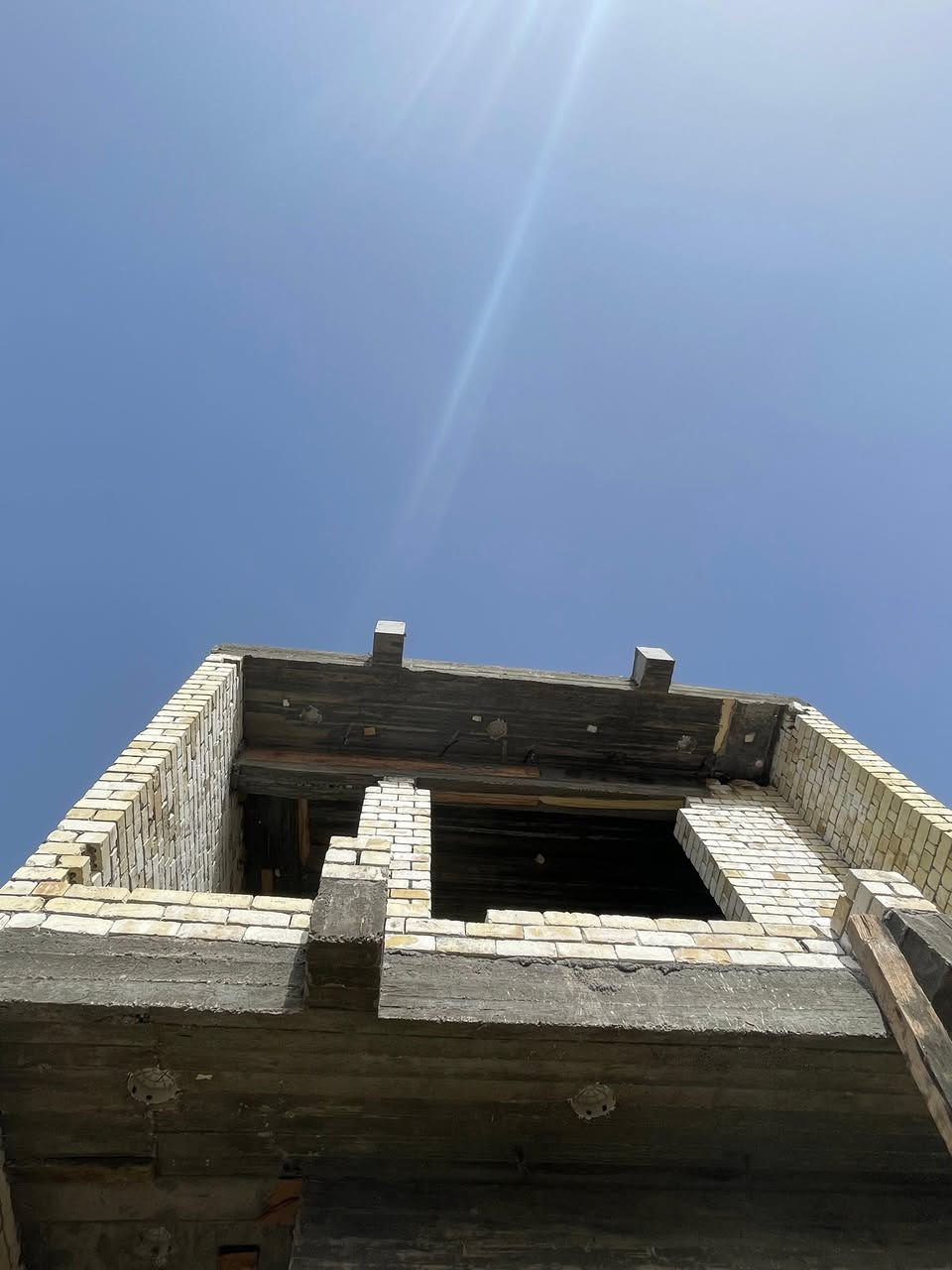 السلام عليكم
هيكل للبيع في منطقة العدوانيه قرب المنتجع وقاعة كامل العبود 
المساحه ١٠٠ متر
غرفتين كبار واستقبال وصاله ومطبخ 
وحمامات (٢)فوق وتحت 
***********
