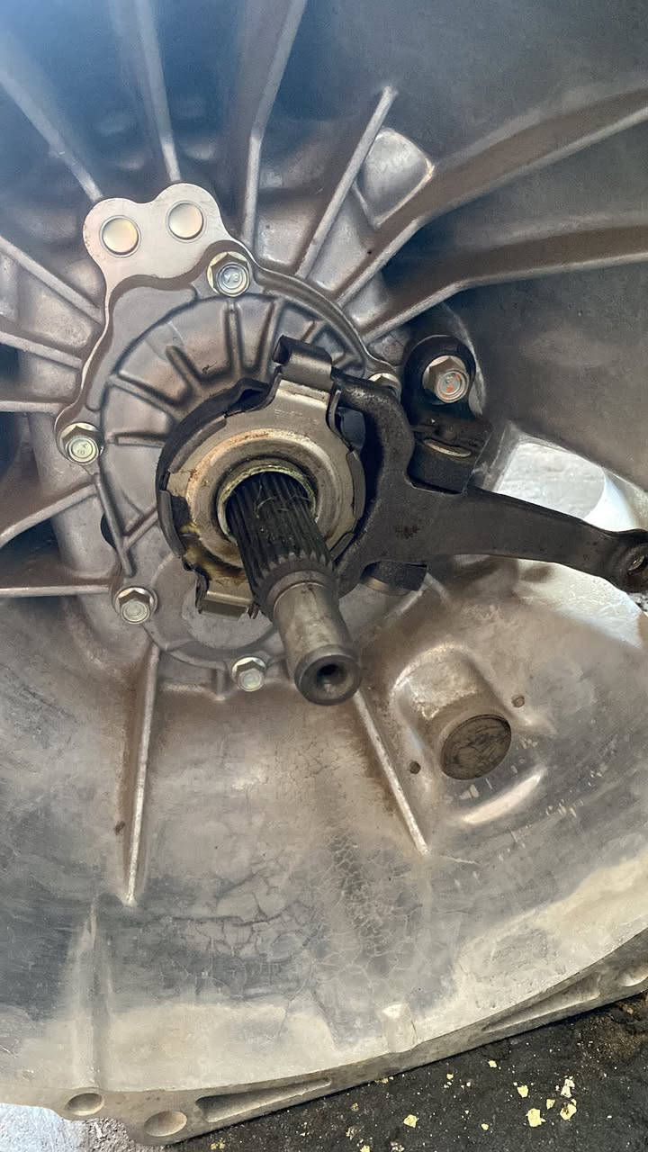 السلام عليكم
يتوفر لدى كراج الانوار
نصف محرك لوف 6سلندر جديد اصلي
كير كولو رادو 2W عادي جديد اصلي


**إذا كنت صاحب هذا الإعلان وتريد حذفه لأي سبب، رجاءا أرسل رسالة إلى الدعم الفني**