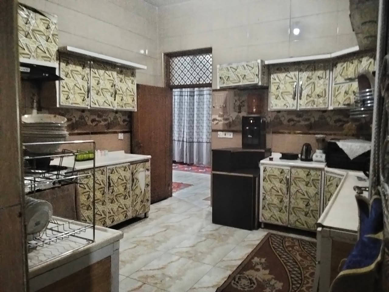 البيت طابو صرف بسمي أبناء درجه اوله حديث مع الأثاث كامل على شارع عام المساحة 175متر. الوجهة 11متر اونزال 17 متر 

زادن عندي قطعه أرض زراعي للبيع مساحته 
288 متر  الوجهة 9 ونص ونزال 33 متر 
ورا شارع وكدامه شارع 
زعفرانيه شارع المعهد قرب المنصه الهاتف صاحب البيت 
والقطعه 

***********
واتساب 

***********
واتساب
